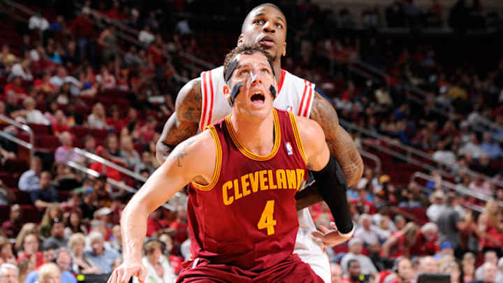 Luke Walton joins D-Fenders as assistant coach