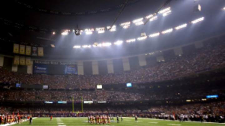 NFL mulls possibility of Super Bowl Saturday in 2014