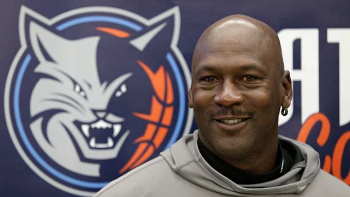 Source: Bobcats set to become 'Hornets' on Tuesday