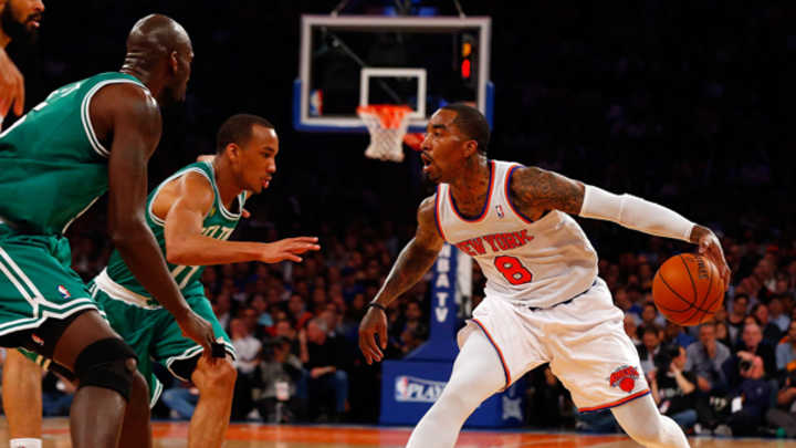 Knicks' J.R. Smith undergoes knee surgery