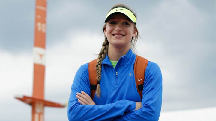 Legally blind pole vaulter competes at Texas state high school meet