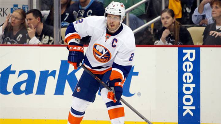 Flyers take a chance, deal for rights to Isles captain Mark Streit Flyers take a chance, deal for rights to Isles captain Mark Streit