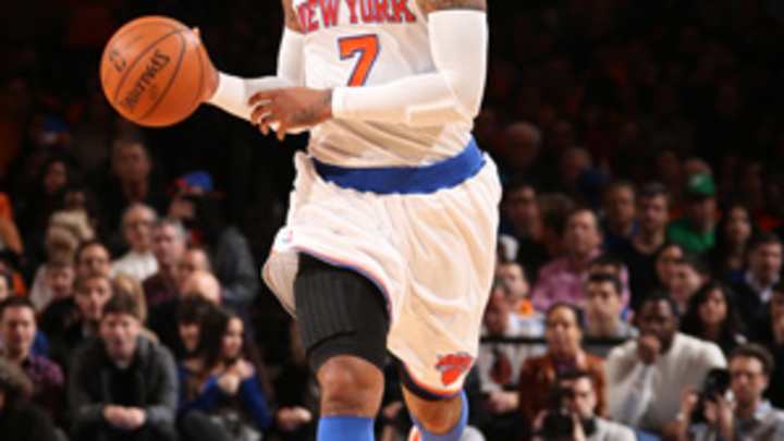 Knicks' Carmelo Anthony to leave road trip due to ailing knee