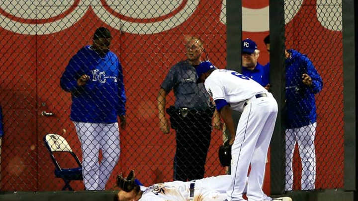 Royals' Alex Gordon feeling better after head injury