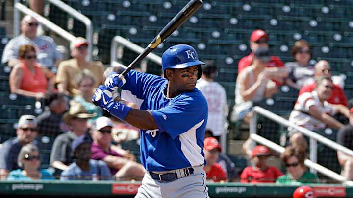 Miguel Tejada makes Royals' opening-day roster