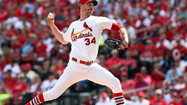 Indians finalize contract with closer John Axford