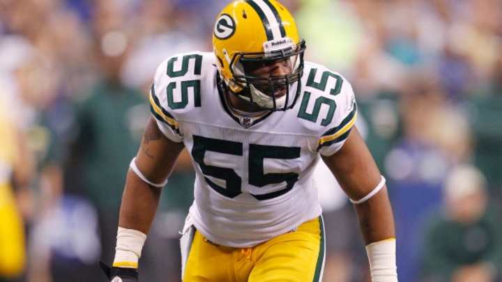 Packers cut linebacker Desmond Bishop