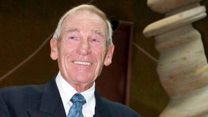 Former POW and Man City keeper Bert Trautmann dies