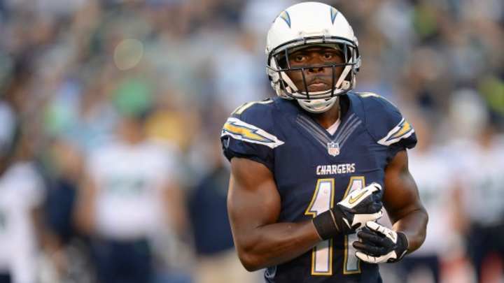 Chargers wide receiver Eddie Royal suffers bruised lung, possible concussion