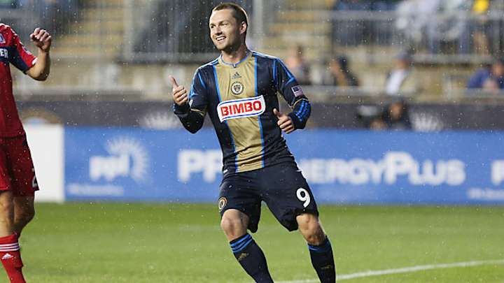 Red's the rule in bad-tempered but entertaining day in MLS Red's the rule in bad-tempered but entertaining day in MLS