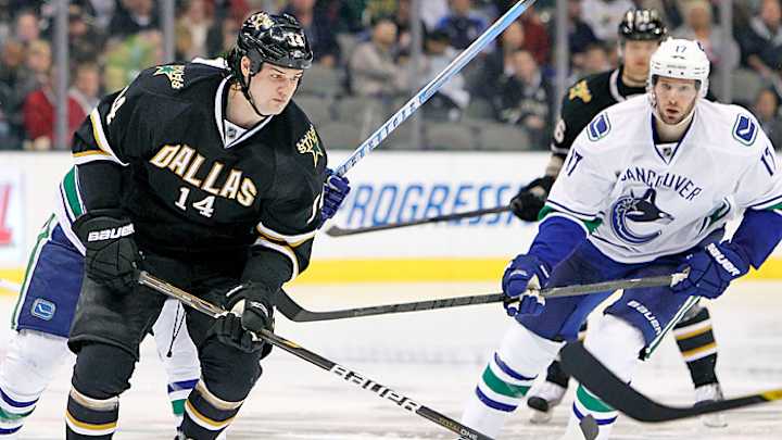 Stars sign Benn to 5-year, $26M,contract