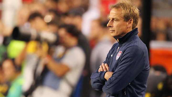 Coach Jurgen Klinsmann flies helicopter to, from U.S. camp