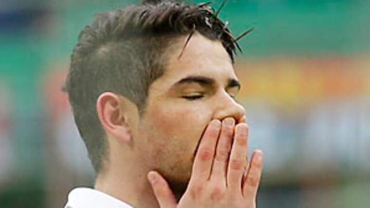 Brazil striker Pato quits AC Milan for Corinthians Brazil striker Pato quits AC Milan for Corinthians