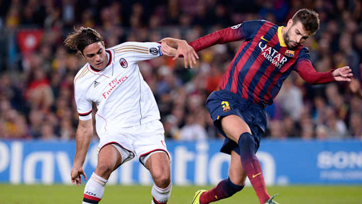 Pique says unhappy Barcelona players are free to leave