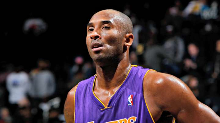 With a bad break, it all changes for Kobe Bryant and the Lakers
