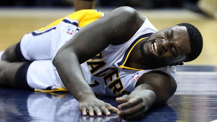 Pacers' Lance Stephenson hurts hip, but returns to game