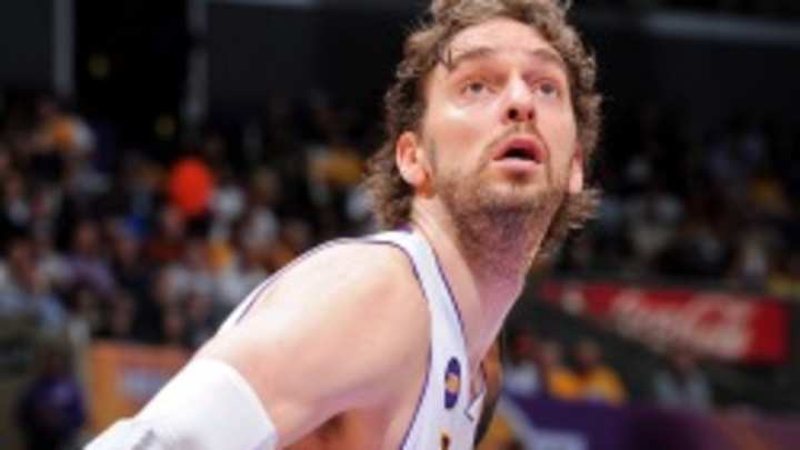 Lakers' Pau Gasol to undergo procedure in both knees