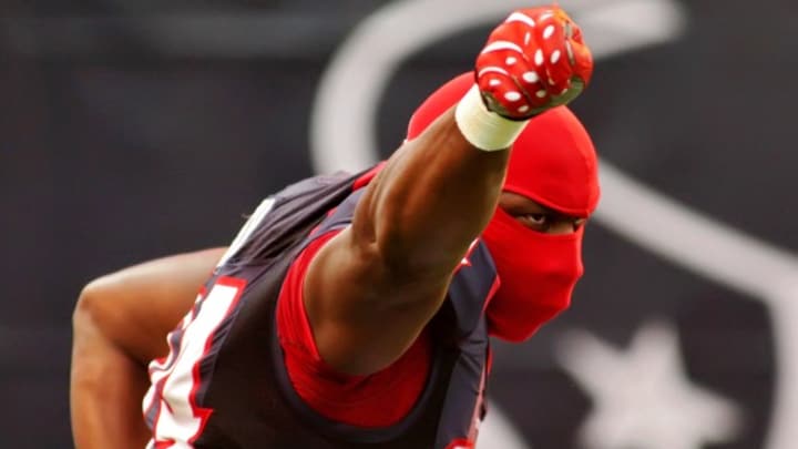 Antonio Smith suspended for Week 1 after run-in with Richie Incognito