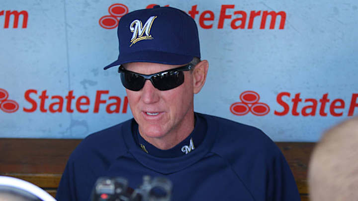 Brewers manager Roenicke goes to hospital with bad back