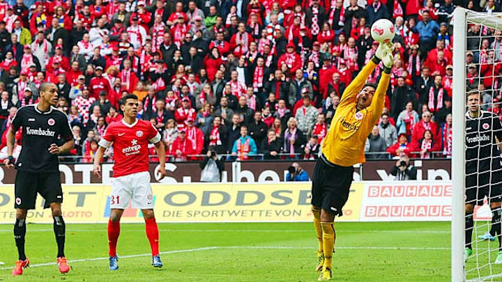 Eintracht Frankfurt goalkeeper Oka Nikolov going to MLS