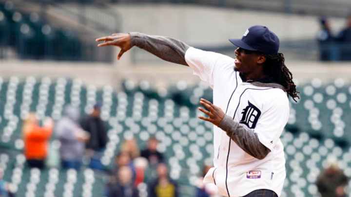 Anonymous NFL scout breaks down Denard Robinson's first pitch