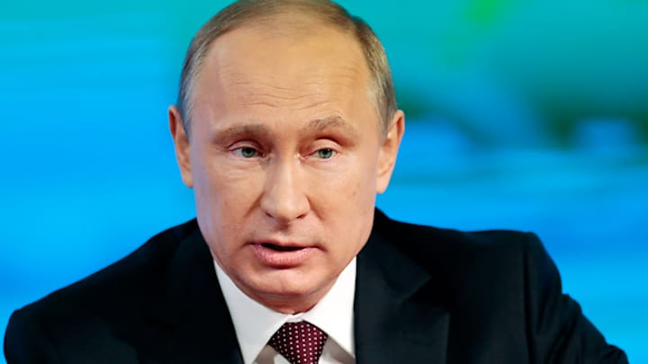 Putin vows equal conditions for all athletes at Sochi Olympics