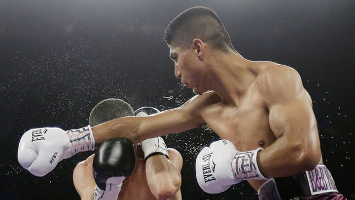 Mikey Garcia stops Rocky Martinez in 8th