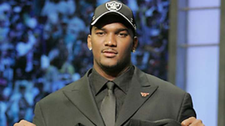 JaMarcus Russell, former No. 1 pick, to attempt NFL comeback
