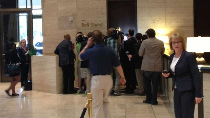 Kings' George Maloof enters closet to avoid reporters after NBA votes down Seattle?