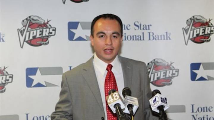 Report: Mavericks hire Rockets VP Gersson Rosas as general manager