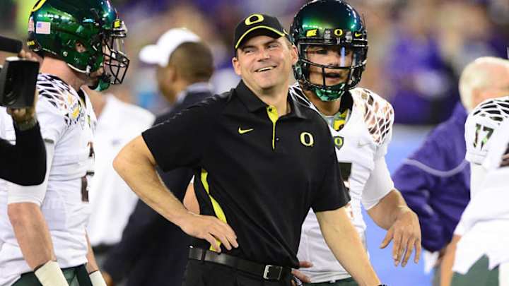 Oregon promotes OC Mark Helfrich to head coach
