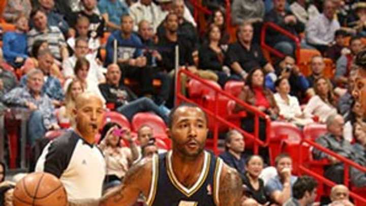 Jazz's Williams back on court, bracing for deadline