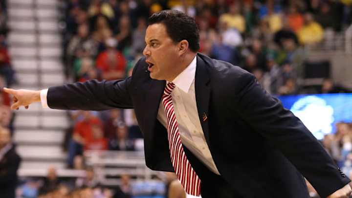 Pac-12 head of officials resigns amid controversy