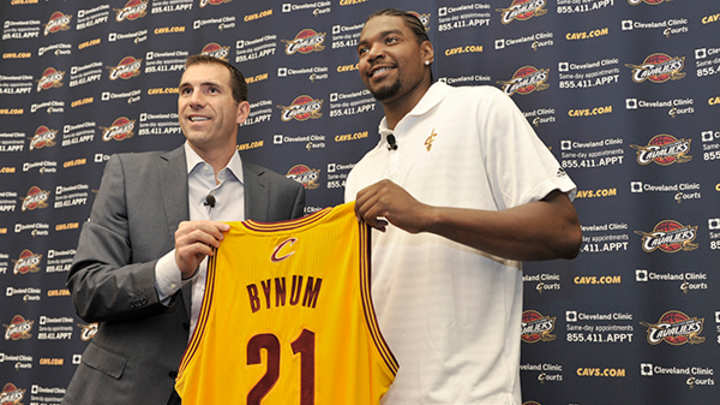 Kareem Abdul-Jabbar questions Andrew Bynum's 'heart,' commitment