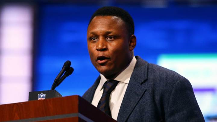 Barry Sanders Q&A: Talking the Heisman Trophy, College Football Playoff and more Barry Sanders Q&A: Talking the Heisman Trophy, College Football Playoff and more