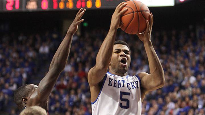 Kentucky gets signature win, troubles mounting for Louisville Kentucky gets signature win, troubles mounting for Louisville