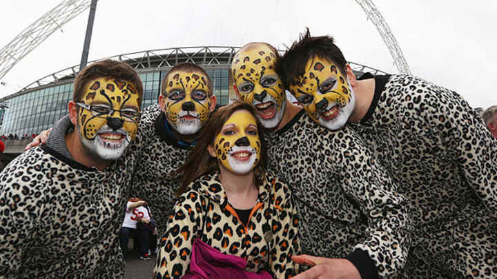 Fans celebrate Halloween at stadiums around league in Week 8 (Photos)