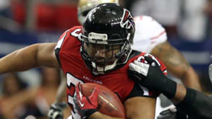 Falcons' Turner leaves game with sprained ankle