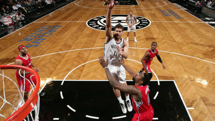 Nets' Brook Lopez reportedly done for season after breaking foot