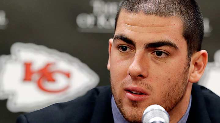 Chiefs, No. 1 pick Eric Fisher still negotiating rookie deal