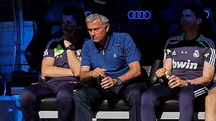 Chelsea hires Jose Mourinho as manager again