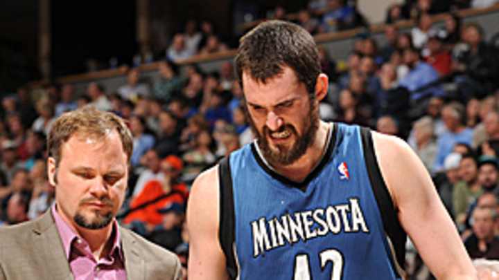 Timberwolves star Love re-fractures right hand