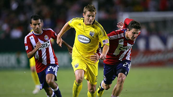 Robbie Rogers, openly gay soccer player, signs with Galaxy