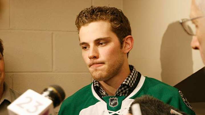 Tyler Seguin stands by Twitter story: "My phone was in my pocket" Tyler Seguin stands by Twitter story: "My phone was in my pocket"