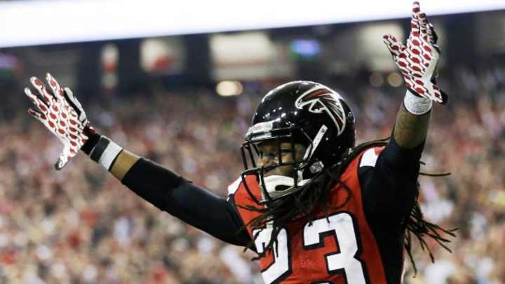 Dunta Robinson signing latest hint that Chiefs plan to compete in 2013