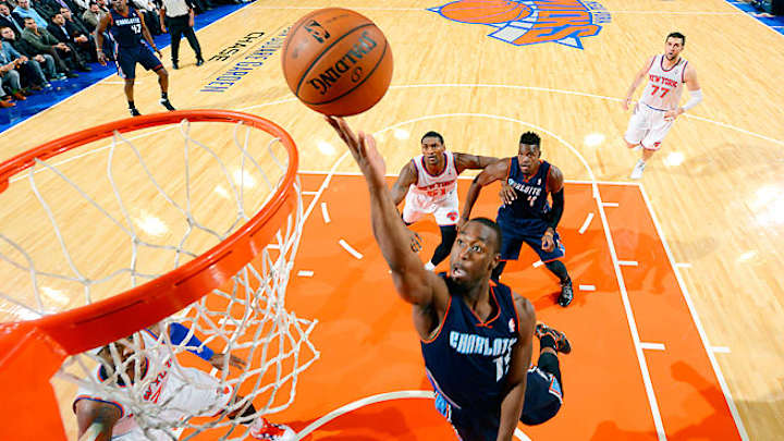 Bobcats PG Kemba Walker expected to play vs. Raptors; MRI negative