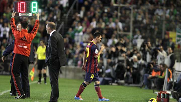 Lionel Messi out 6 to 8 weeks with another leg injury