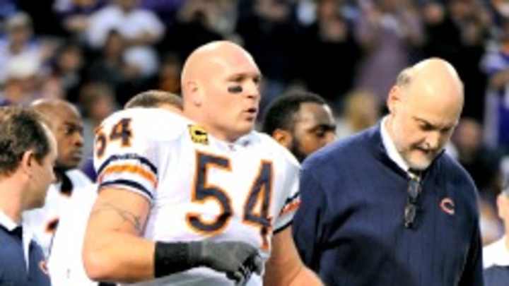 Brian Urlacher: Bears not sincere with contract offers Brian Urlacher: Bears not sincere with contract offers