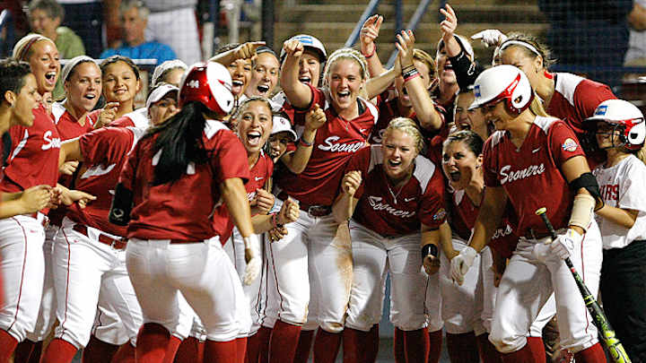 Oklahoma beats Washington and moves into WCWS finals