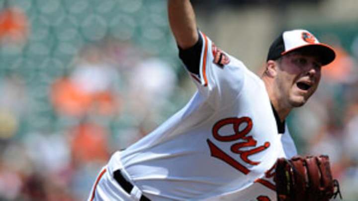 Hunter more than triples salary with Orioles